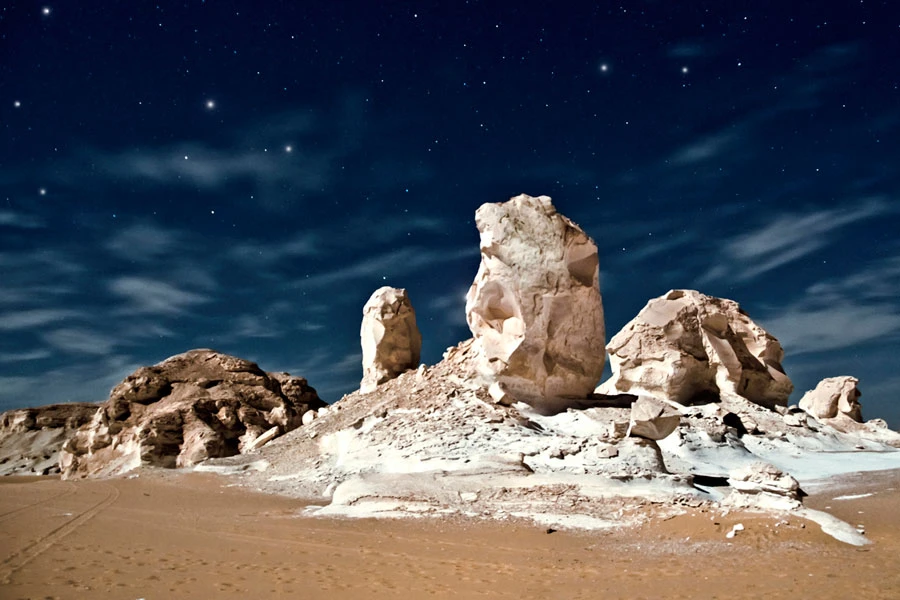 Aventura de una noche en el Oasis de Bahariya y el Desierto Blanco