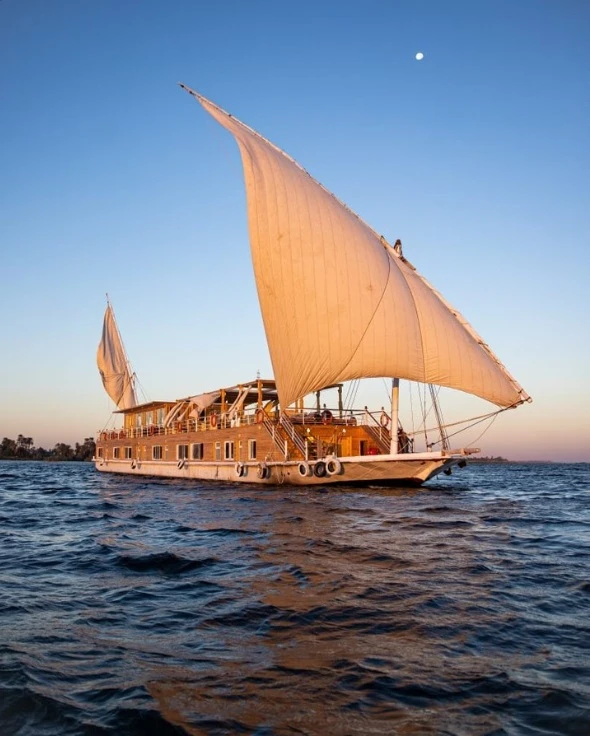 Dahabiya Akhnaton 4 Noches